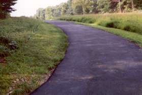 The path climbs the hill in the pipeline area.